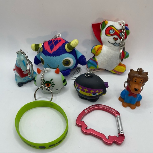 Lot American Heart Association Backpack Keychains Jax Charger Petunia Ruby Zebra - Picture 1 of 11